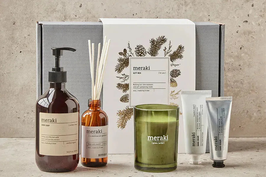 Weihnachtsgeschenke: Stimmungsvolle Ideen von Geschenkboxen bis Teegenuss – nachhaltig, genießerisch und entspannend unter dem Baum.