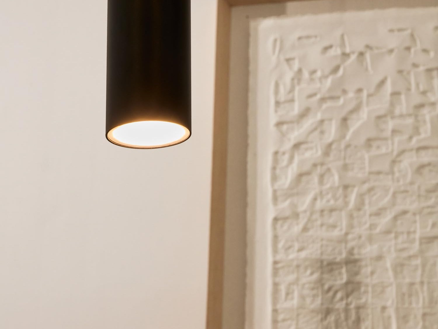 Elegante Möbel der Andia Kollektion von Kave Home, modernes Design, stilvolle Farben und hochwertige Materialien.