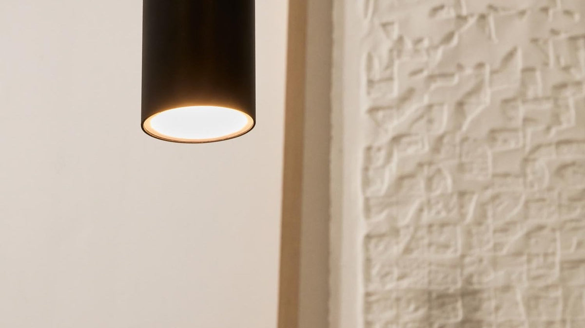 Elegante Möbel der Andia Kollektion von Kave Home, modernes Design, stilvolle Farben und hochwertige Materialien.