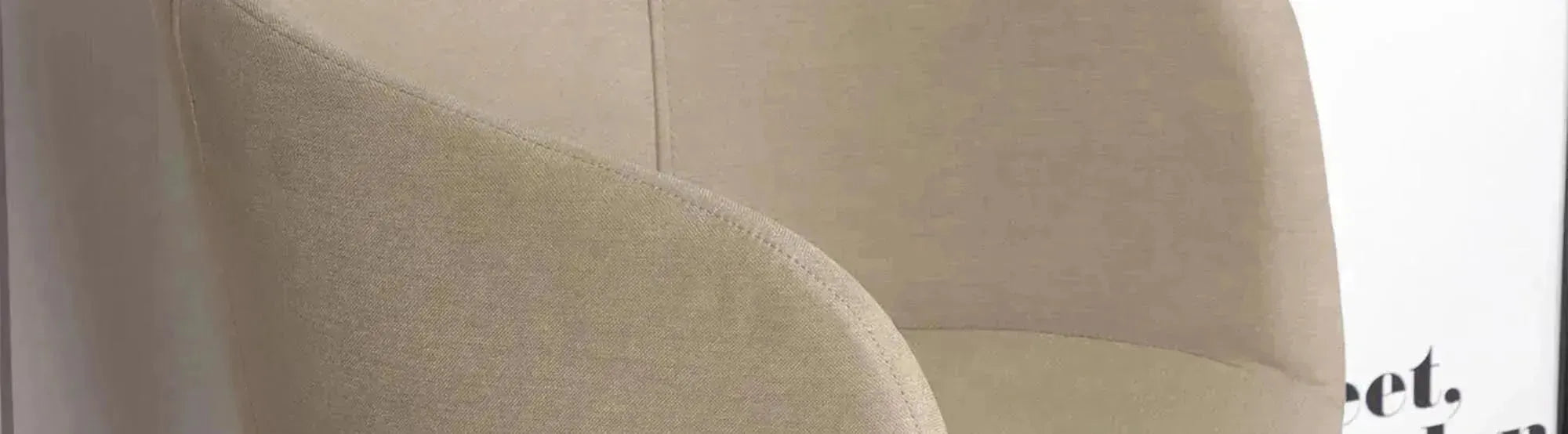 Berit Stühle von Venture Home: elegantes Design trifft hohen Sitzkomfort und vielseitige Materialien für moderne Räume.