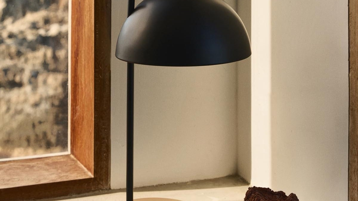 Elegante Catlar Kollektion von Kave Home: stilvolle Möbel mit modernem Design und warmen Holztönen.
