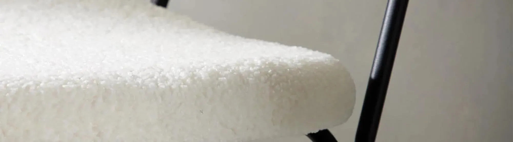 Entdecke die stilvollen Chico Stühle von Venture Home – modern, komfortabel und in vielfältigen Farben für jeden Raum. Perfekt für Esstisch, Home Office und Wohnzimmer!