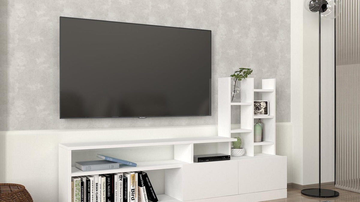 Elegante Schmuckstücke der Dolunay Kollektion von Opviq, inspiriert von Mondlicht und zeitloser Schönheit.