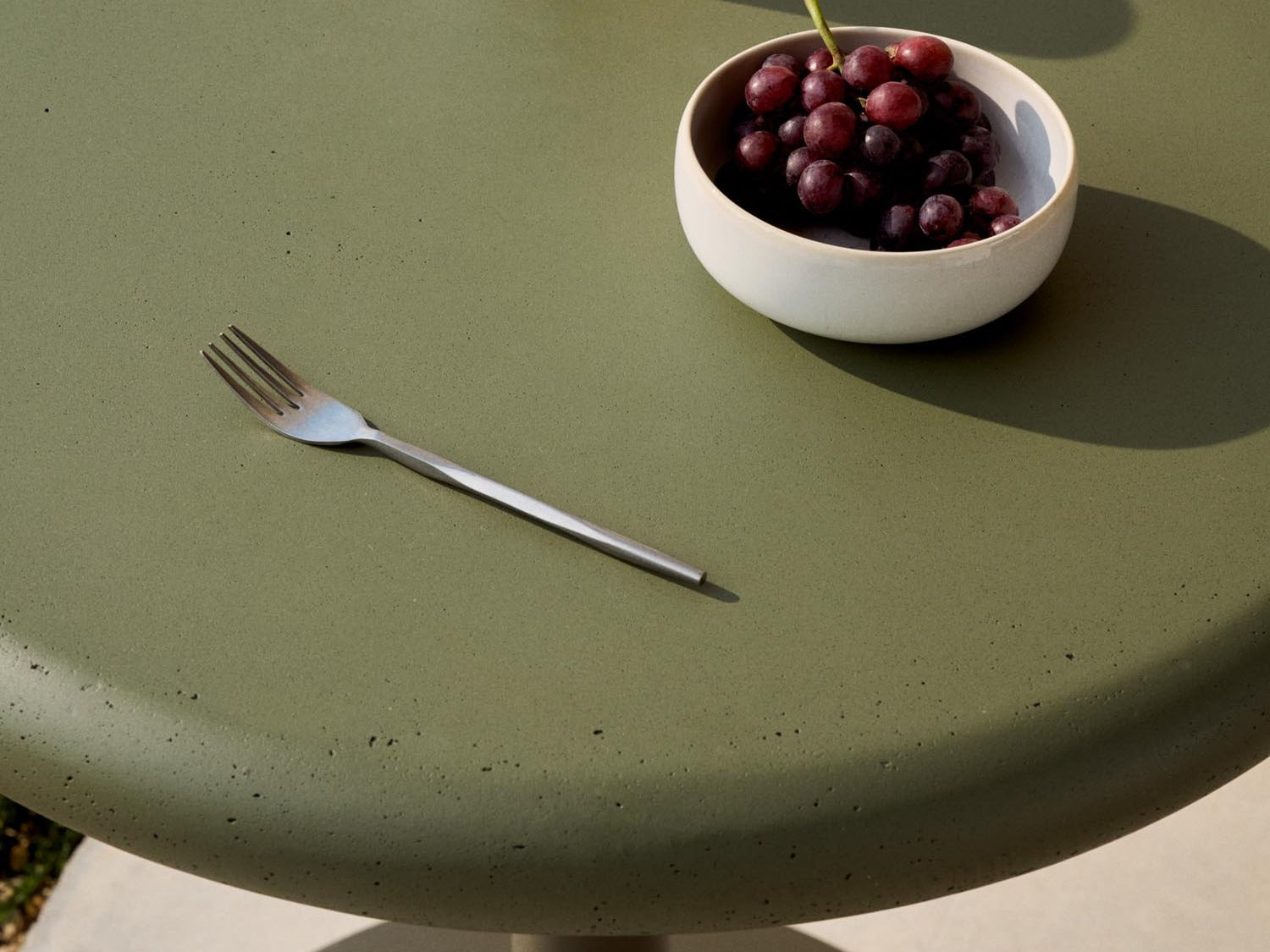 Elegante Esilda Kollektion von Kave Home: stilvolle Möbel mit modernem Design und warmen Holztönen.