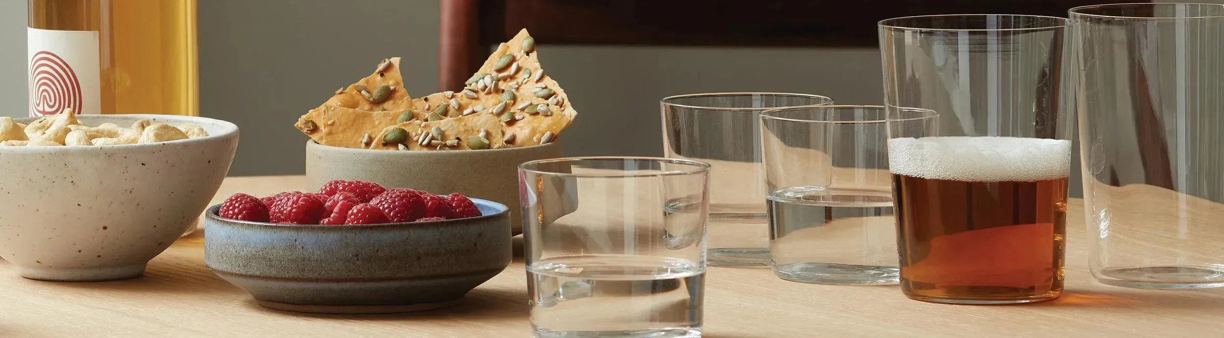 Entdecke die eleganten Gio Gläser von LSA – zeitloses Design, mundgeblasen, robust und perfekt für jeden Anlass. Genieße stilvoll!