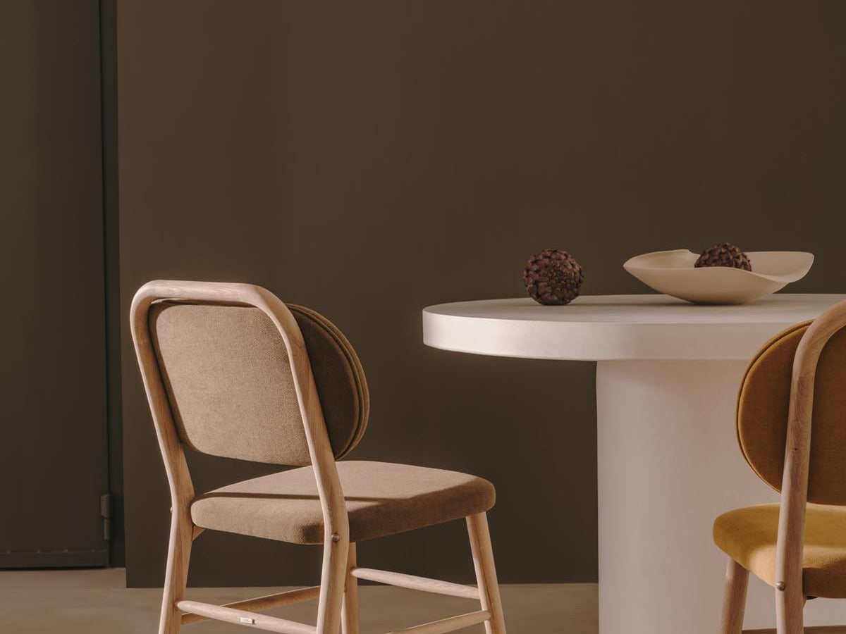 Elegante Möbel der Helda Kollektion von Kave Home, stilvolles Design, harmonische Farben und moderne Ästhetik.