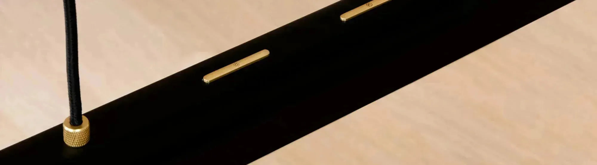 Entdecke die Hazel Leuchten von Umage: Eleganz, Funktionalität und skandinavisches Design vereinen sich in warmem, dimmbarem Licht.