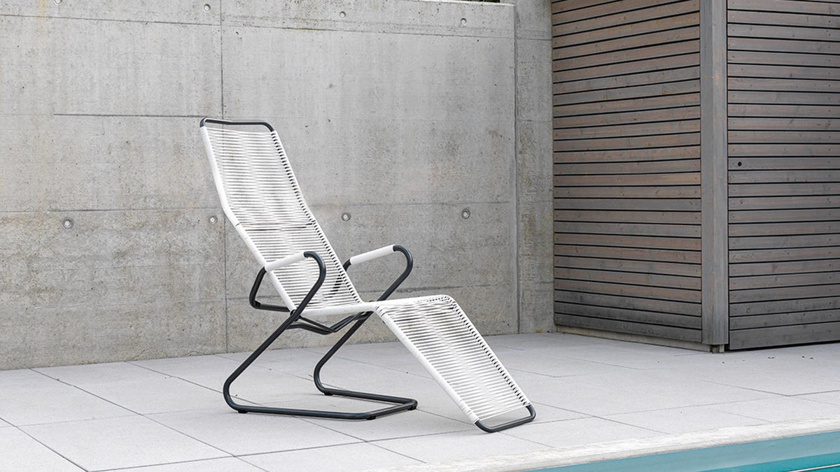Entdecken Sie die wetterfesten Fiberglastische und Batyline-Gartenstühle der Locarno-Kollektion von Schaffner – Swiss Made für stilvolle Terrassen.