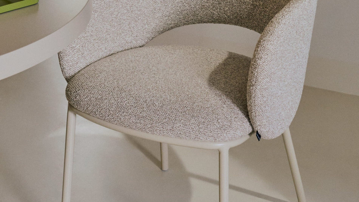 Elegante Möbel der Maina Kollektion von Kave Home, modernes Design, stilvolle Farben und hochwertige Materialien.