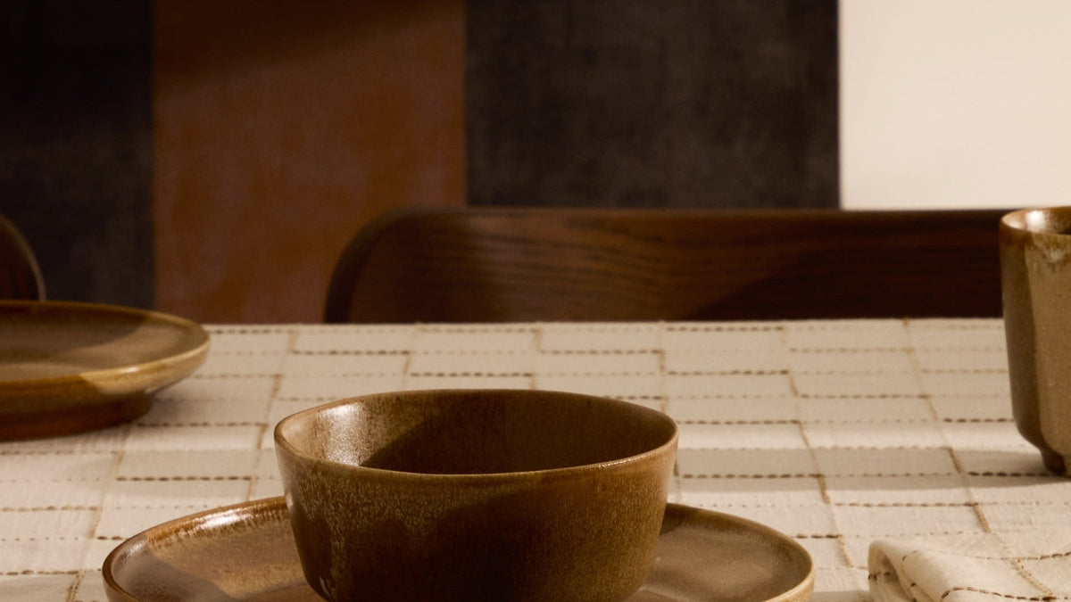 Elegante Nagoli Kollektion von Kave Home: stilvolle Möbel mit modernem Design und warmen Holztönen.
