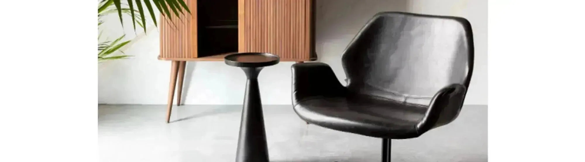 Entdecke die Nikki-Kollektion von Zuiver: stilvolle Stühle und Sessel, die Eleganz und Komfort in dein Esszimmer und Wohnzimmer bringen.