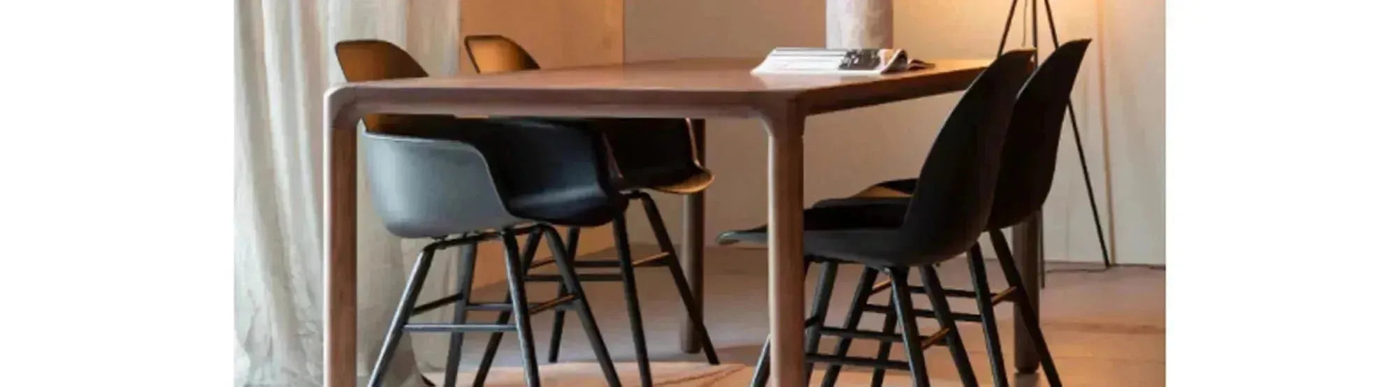 Entdecken Sie die elegante Storm Tischserie von Zuiver: Minimalistisches Design, hochwertige Materialien und vielseitige Modelle für jeden Wohnstil.