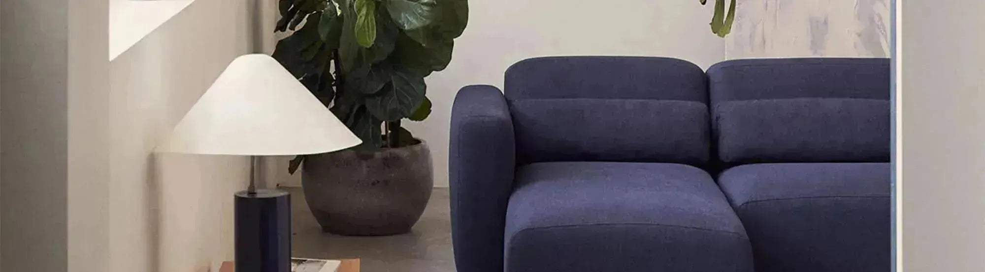 Entdecke die Vedrana Kollektion von Kave Home: stilvolle TV Möbel und praktische Aufbewahrungslösungen für ein elegantes Zuhause.