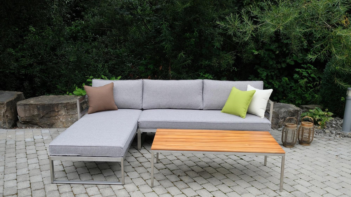 Futura Loungeset von Be Garden mit Edelstahlgestell und grauen Sitz- und Rückenkissen im Aussenbereich