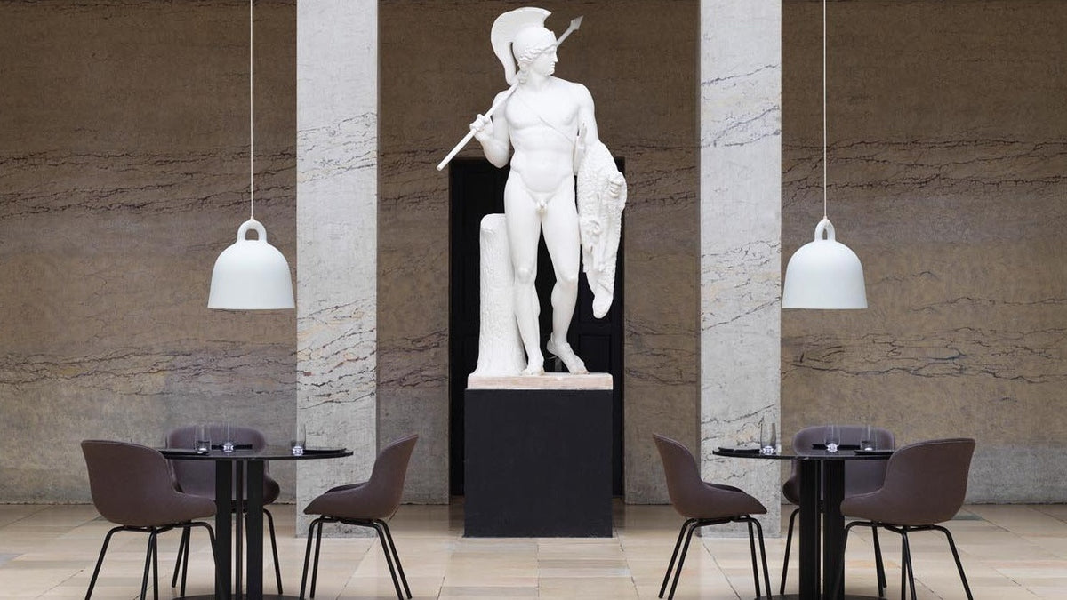 Entdecke die Bell Leuchten von Normann Copenhagen: zeitloses skandinavisches Design, elegante Silhouetten und vielseitige Farben für jeden Raum.