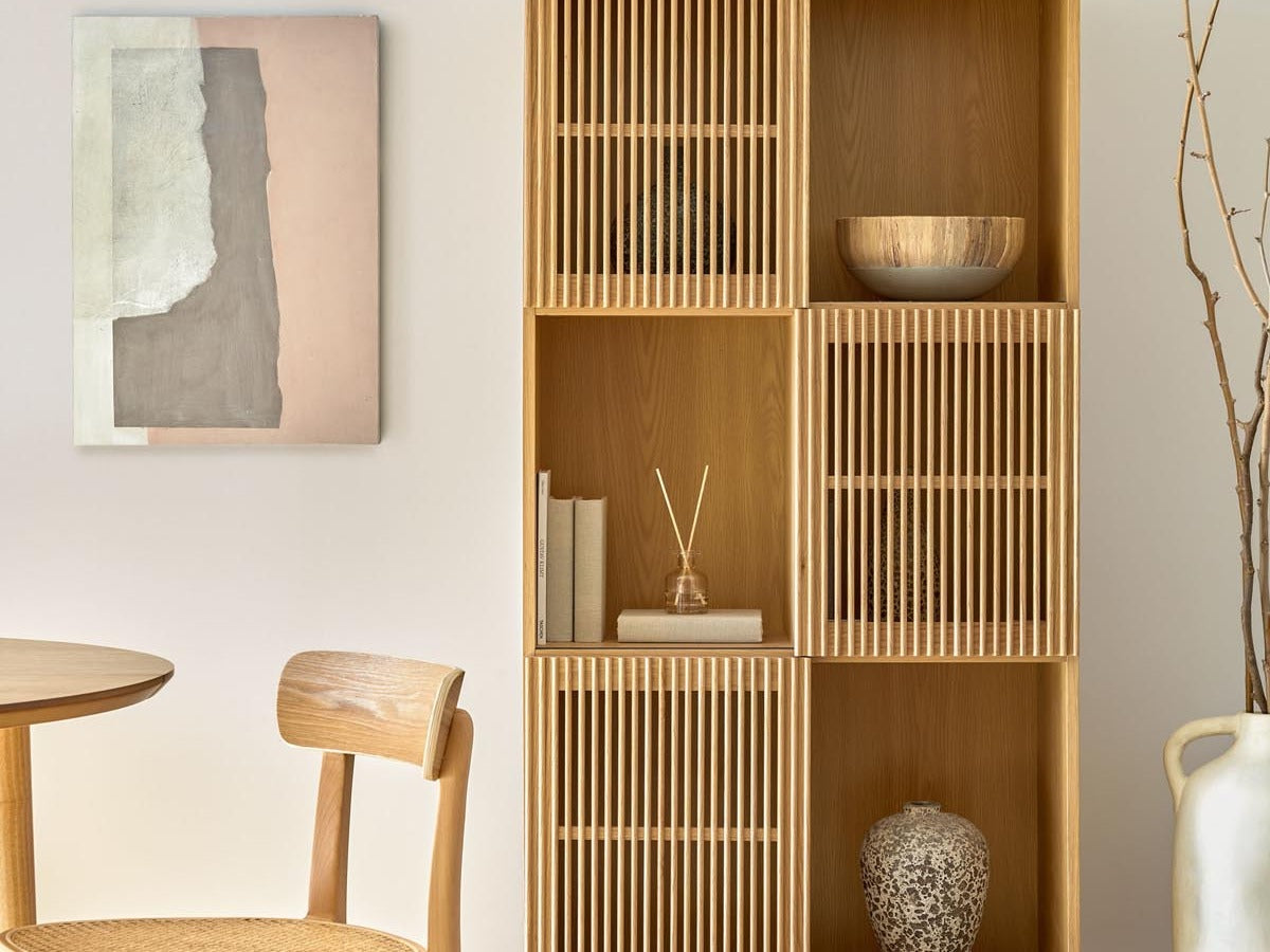 Entdecken Sie die Beyla-Kollektion von Kave Home: elegante Sideboards, Schränke und Nachttische mit puristischem Design und durchdachter Funktionalität.