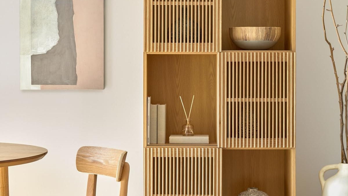 Entdecken Sie die Beyla-Kollektion von Kave Home: elegante Sideboards, Schränke und Nachttische mit puristischem Design und durchdachter Funktionalität.