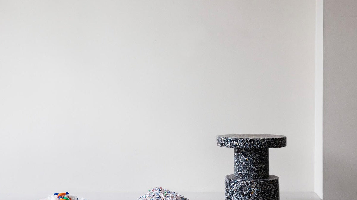 Entdecke die stylischen Hocker der Bit-Serie von Normann Copenhagen. Minimalistisches Design, vielseitig einsetzbar und in vielen Farben erhältlich!