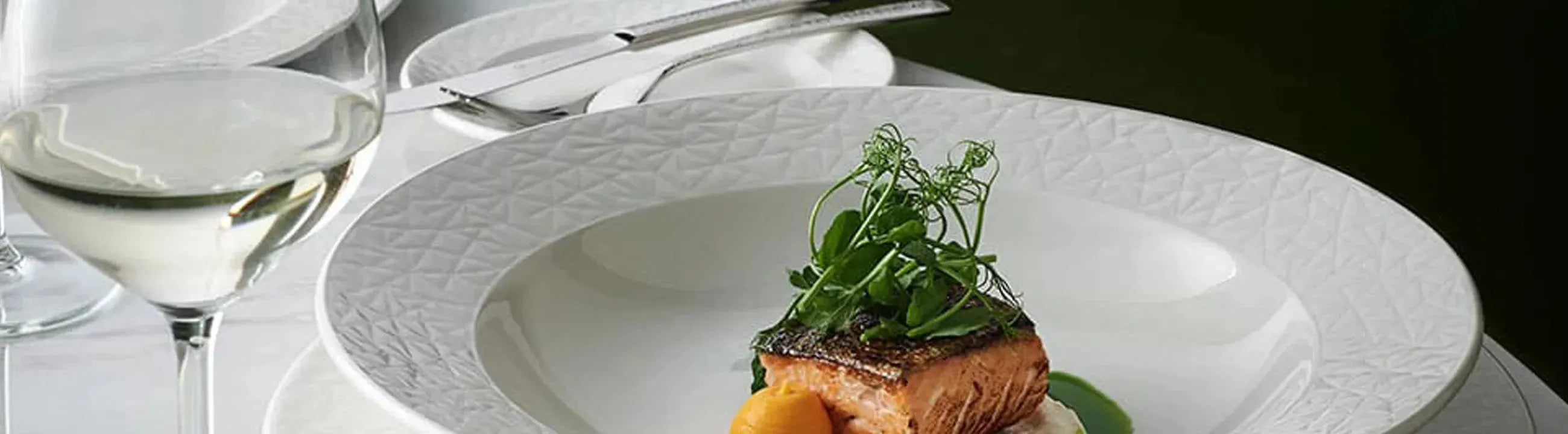 Entdecke die Alchemy-Kollektion von Churchill: Elegantes Geschirr für jeden Anlass, das Kreativität beim Servieren und zeitlose Schönheit vereint.