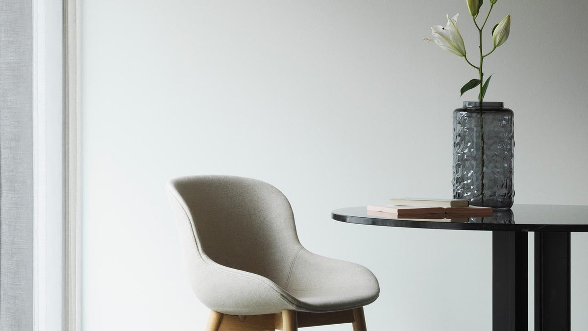 Entdecke die Hyg Kollektion von Normann Copenhagen: skandinavisches Design, das Geborgenheit, Komfort und Eleganz vereint. Ideal für stilvolle Interiors.