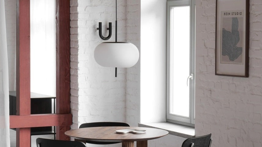 Filar Massivholztisch von Tamo mit architektonischem Untergestell