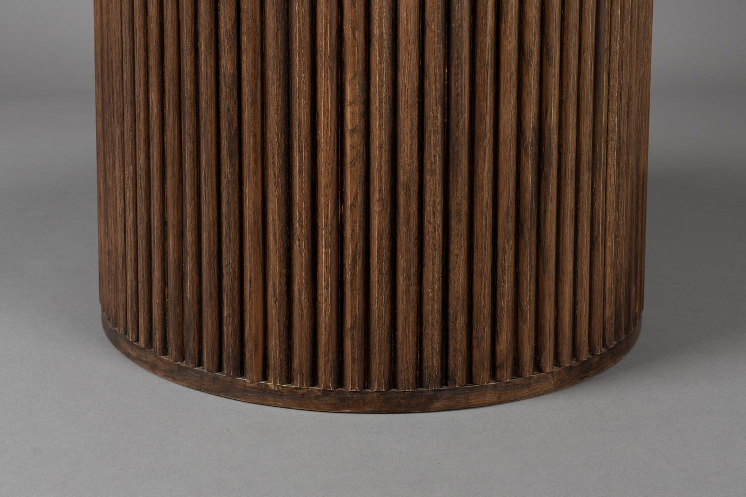 Esstisch Arda: Zeitloses Design trifft auf hochwertige Handwerkskunst.