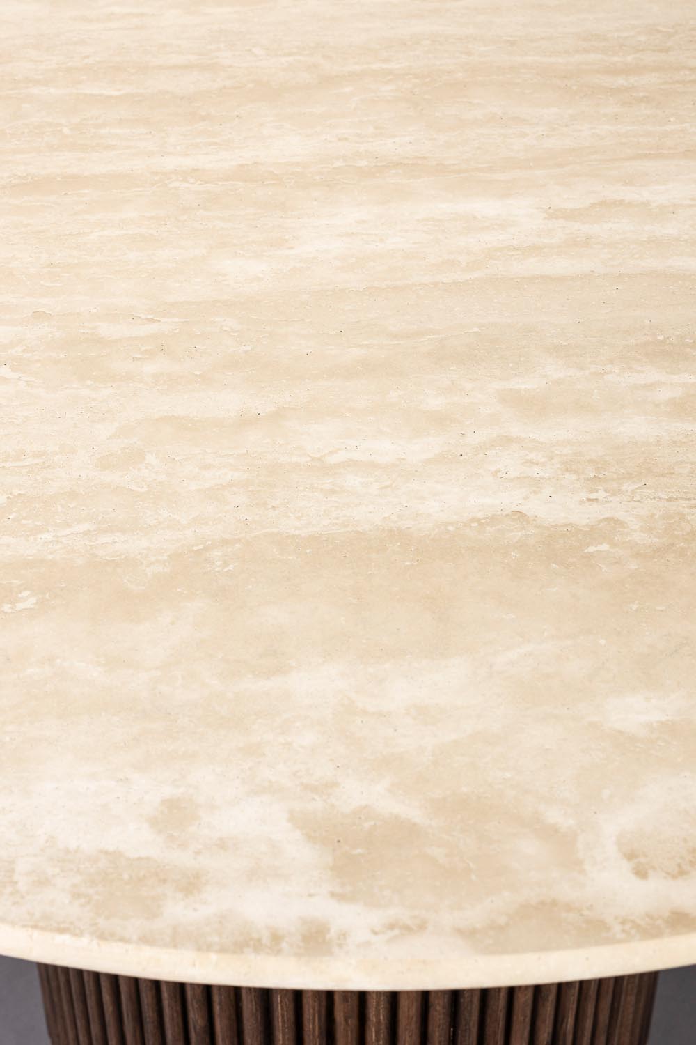 Esstisch Arda: Stilvoller Mittelpunkt für moderne Esszimmer.