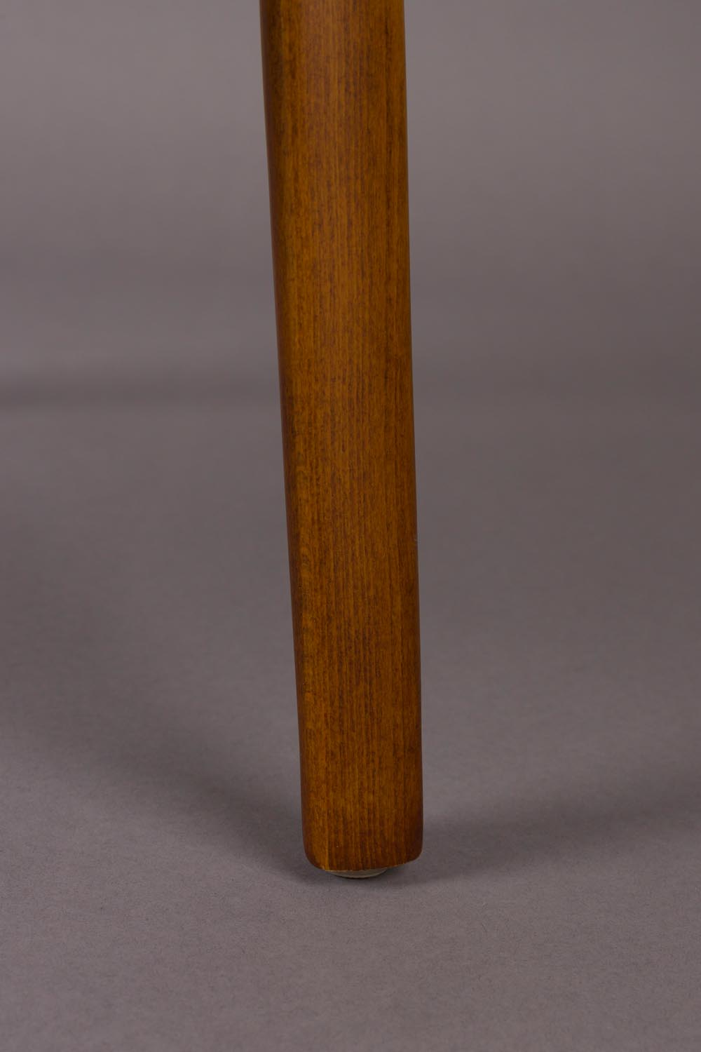 Entdecken Sie den Babington Stuhl von Dutchbone: Eleganter Esszimmerstuhl aus hochwertigem Samt und robustem Metall für höchsten Komfort.