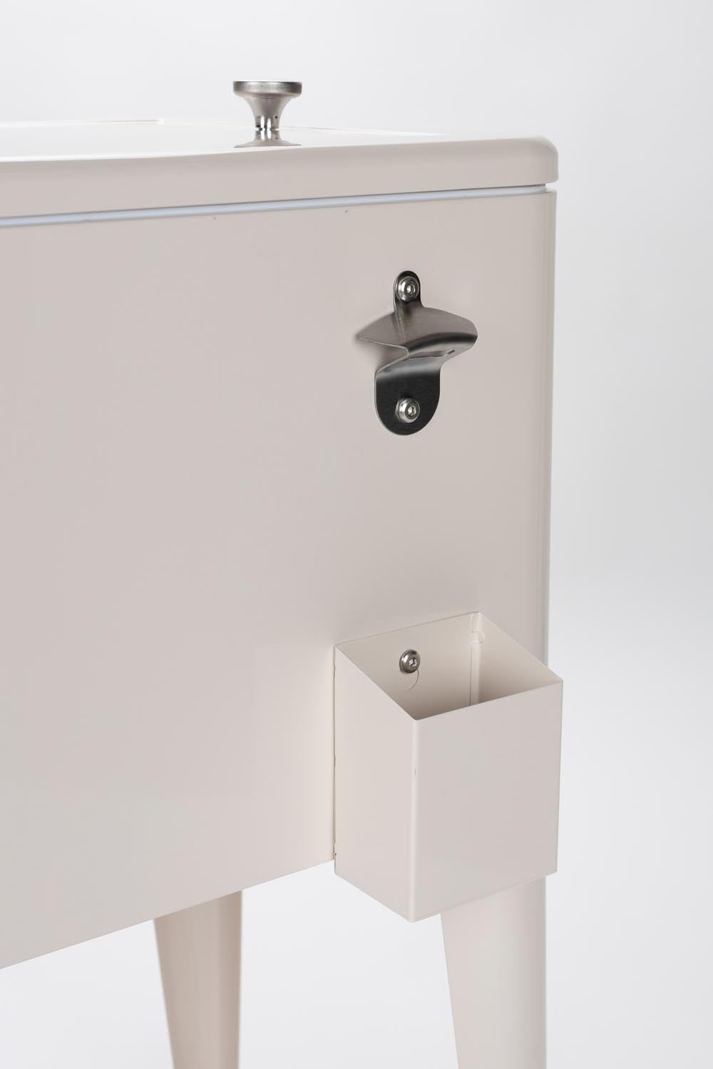 Zuiver Cooler: Perfekte Kühlung für stilvolle Gartenpartys.