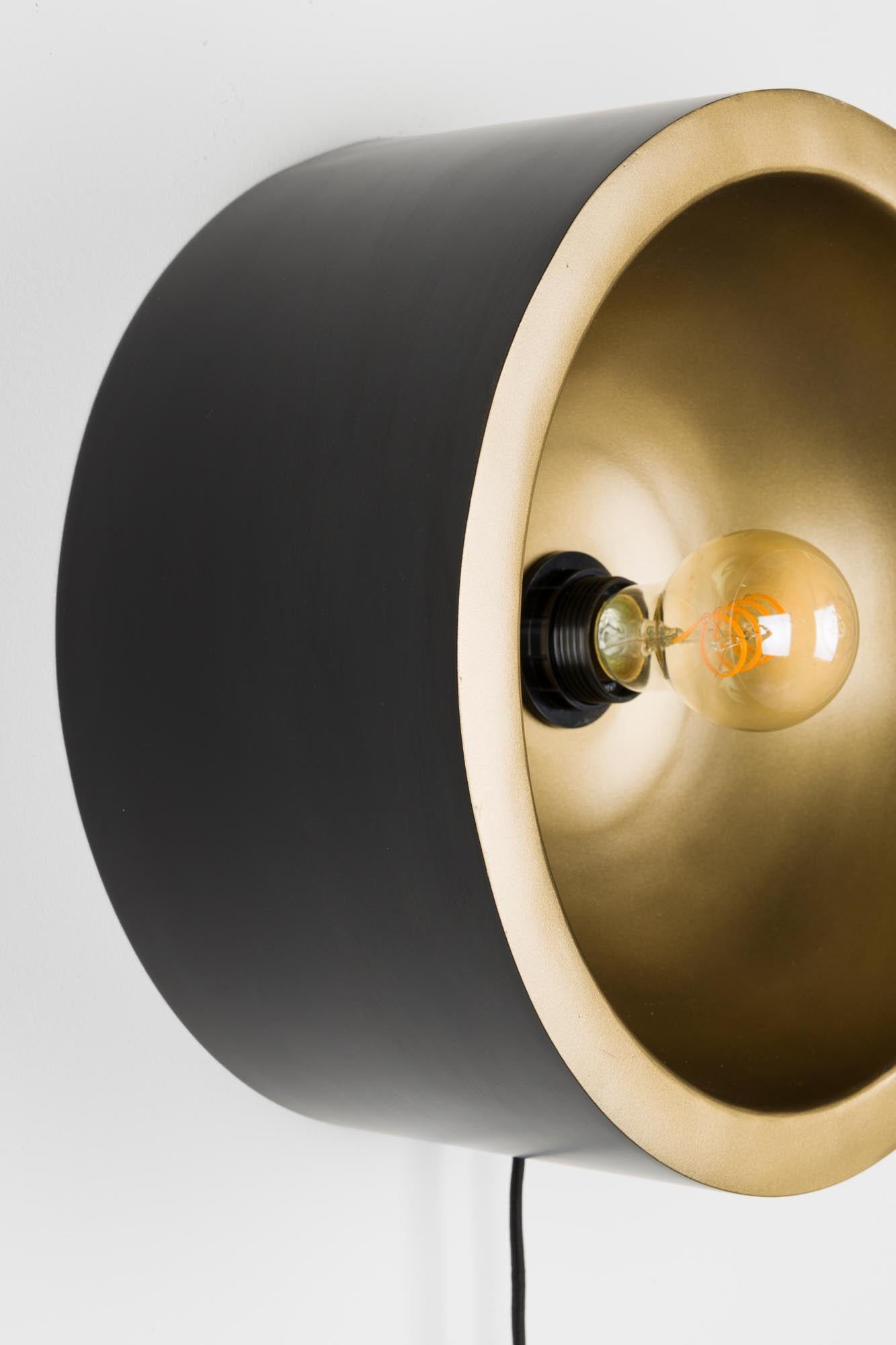 Die Wandleuchte Sunny Rund L von White Label Living überzeugt mit stilvollem Design und erstklassiger Qualität.