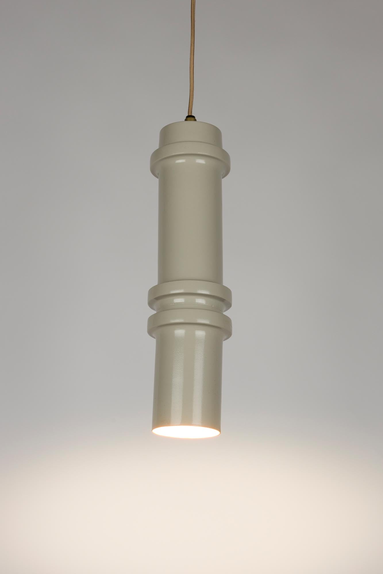 Die Pendelleuchte Duct L von White Label Living besticht durch modernes Design und hochwertige Verarbeitung für jeden Raum.