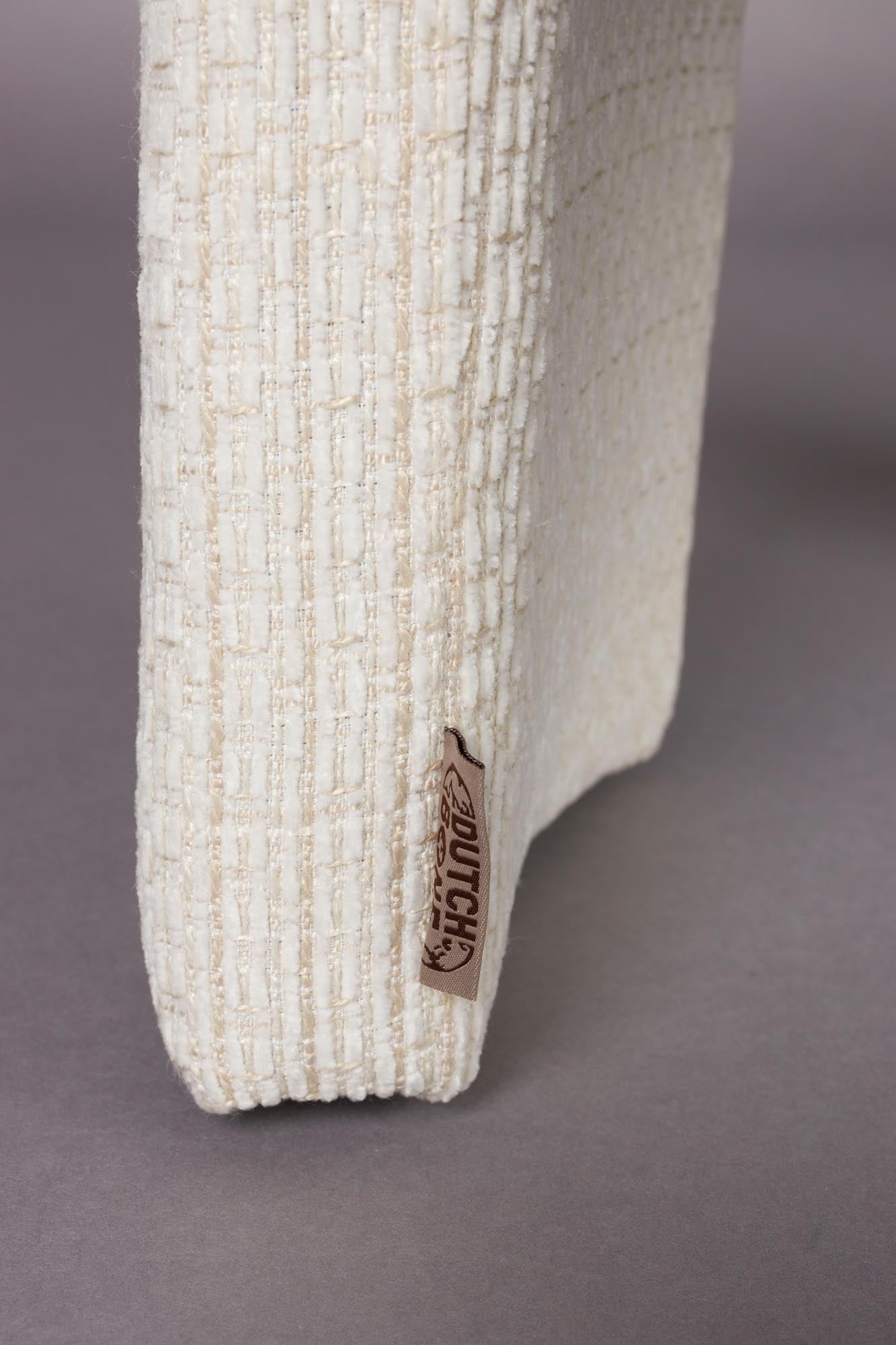 Der Medina Esszimmerstuhl von Dutchbone vereint elegantes Design, komfortable Polsterung und erstklassige Qualität.