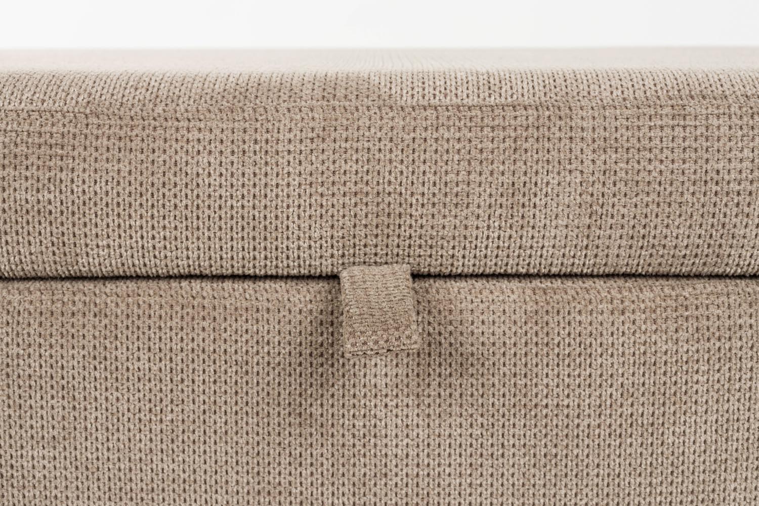 Die Bank Miro von White Label Living besticht durch modernes Design und Qualität, ideal für stilvolle und elegante Wohnräume.