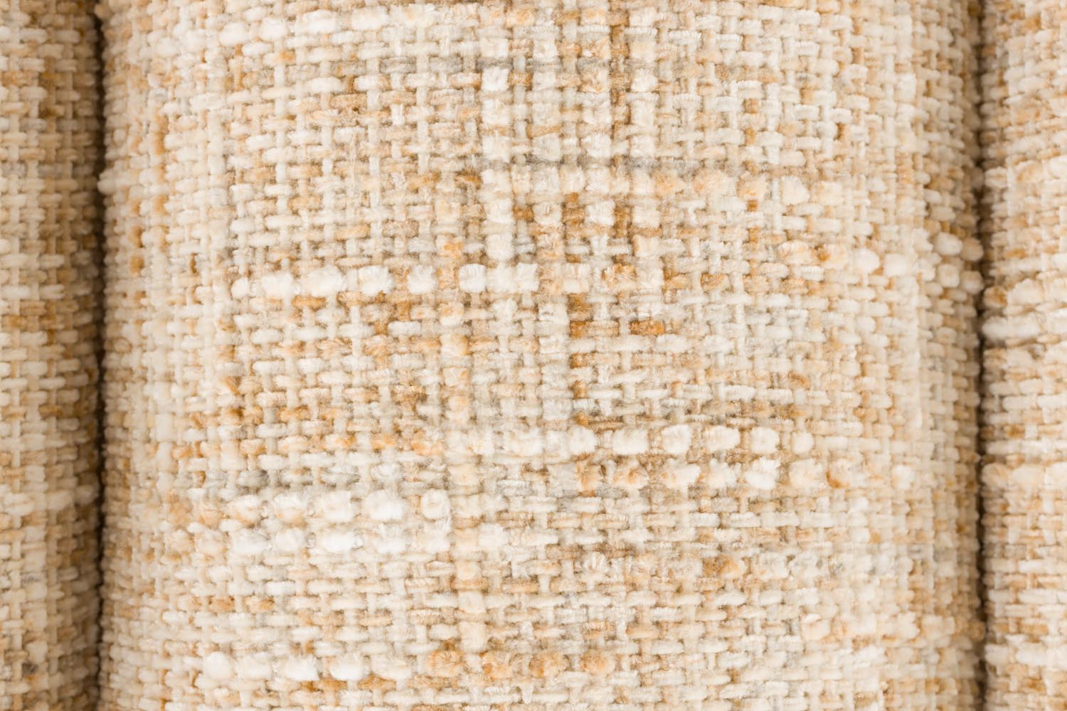 Die Bank Jethro von White Label Living besticht durch modernes Design und hochwertige Verarbeitung für stilvolle Räume.