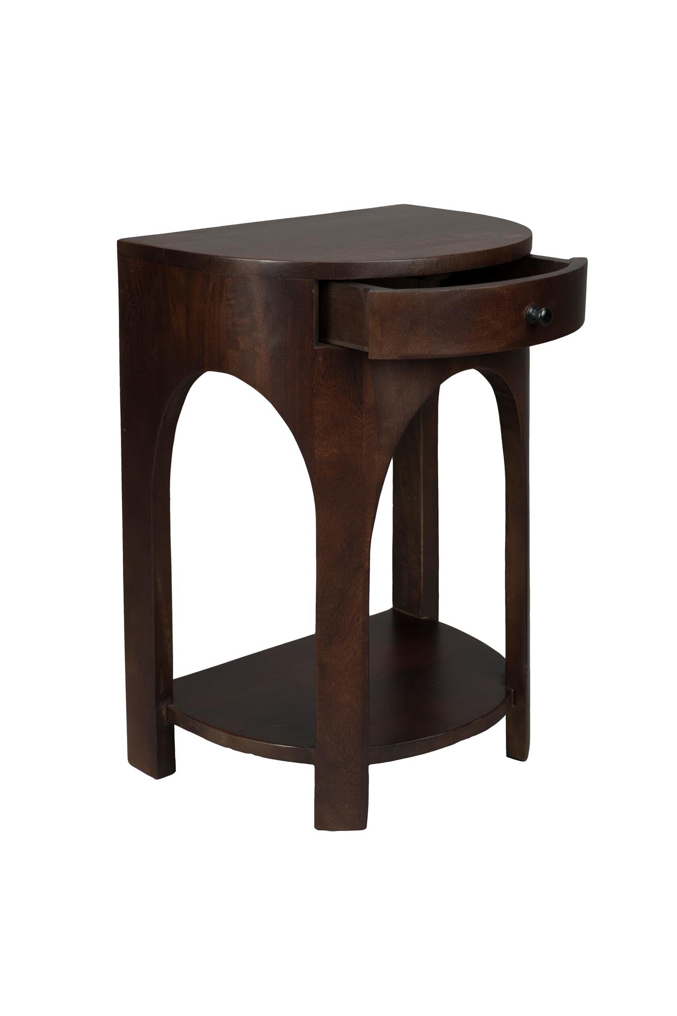 Stilvoller Beistelltisch Belvedere von Dutchbone, perfekt als Nachttisch, kombiniert elegantes Design mit praktischer Nutzung.