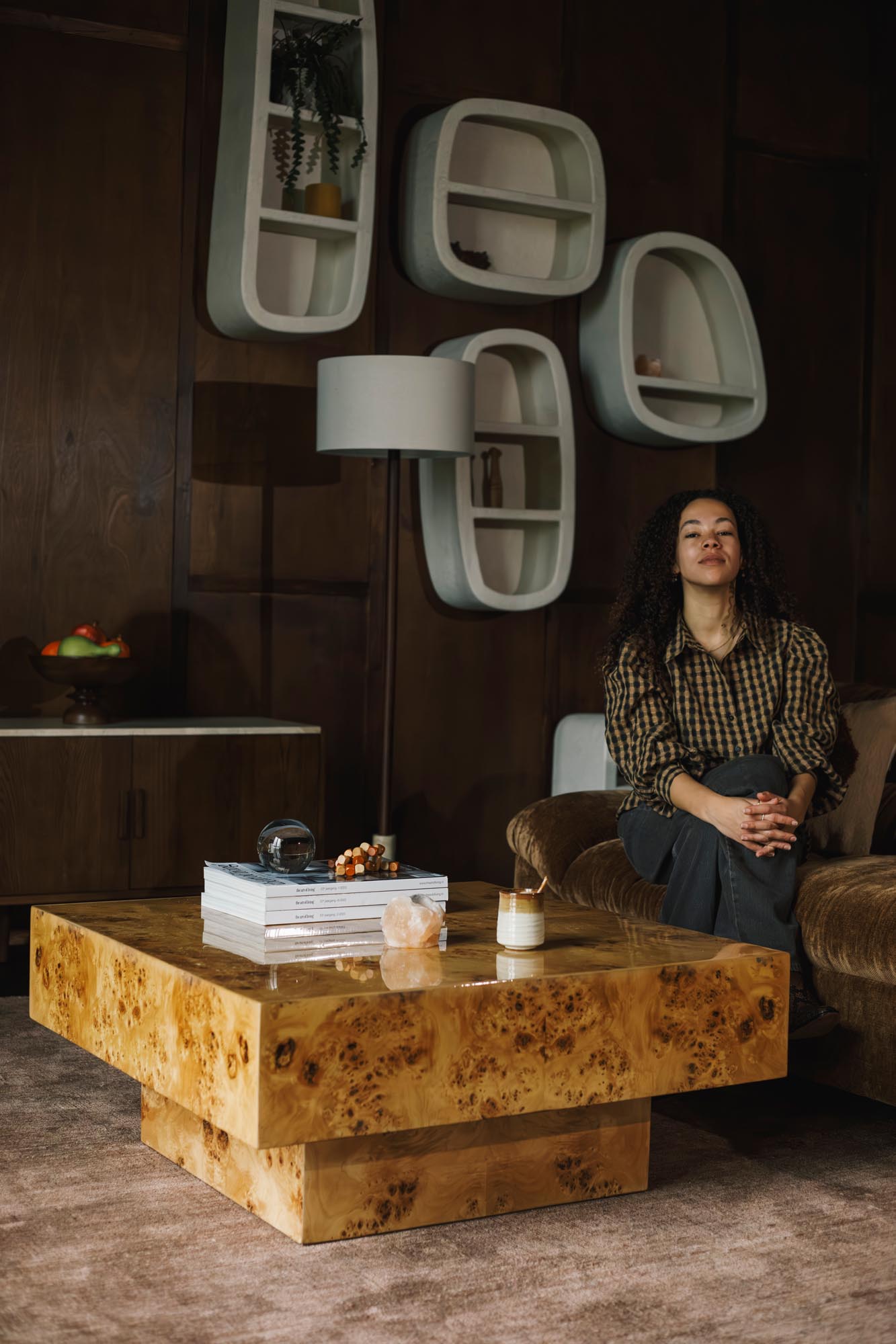 Eleganter Couchtisch Quinn von Dutchbone, aus edlen Materialien gefertigt, bietet modernes Design und Funktionalität für Ihr Zuhause.