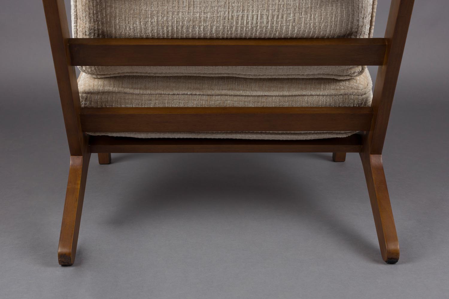 Der Loungesessel Washington von Dutchbone bietet elegantes Design, hohen Komfort und Qualität für stilvolle Wohnräume.