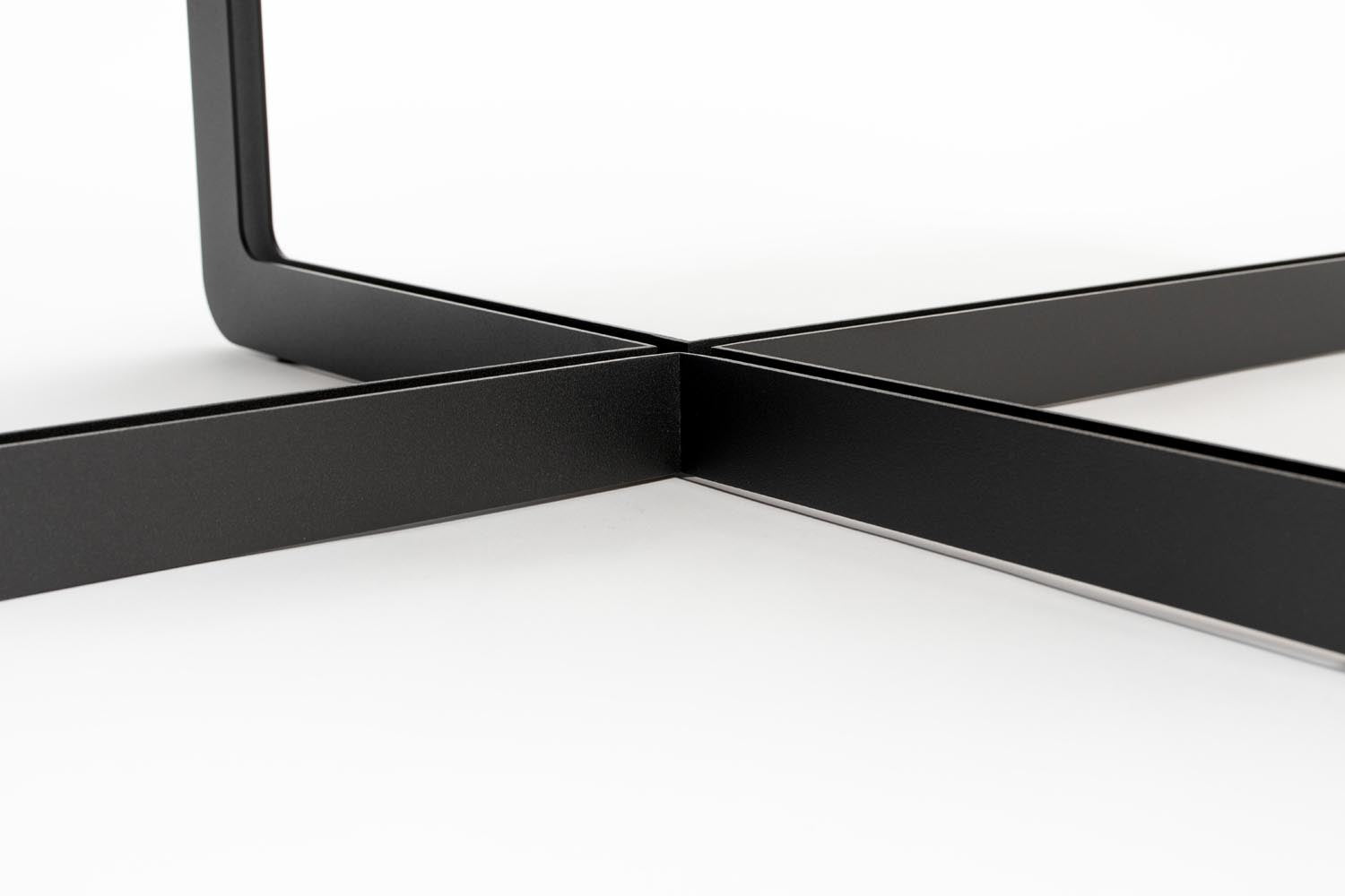 Eleganter Couchtisch Centre Oval von Zuiver, modernes Design, hochwertige Materialien, ideal für stilvolle Wohnräume.