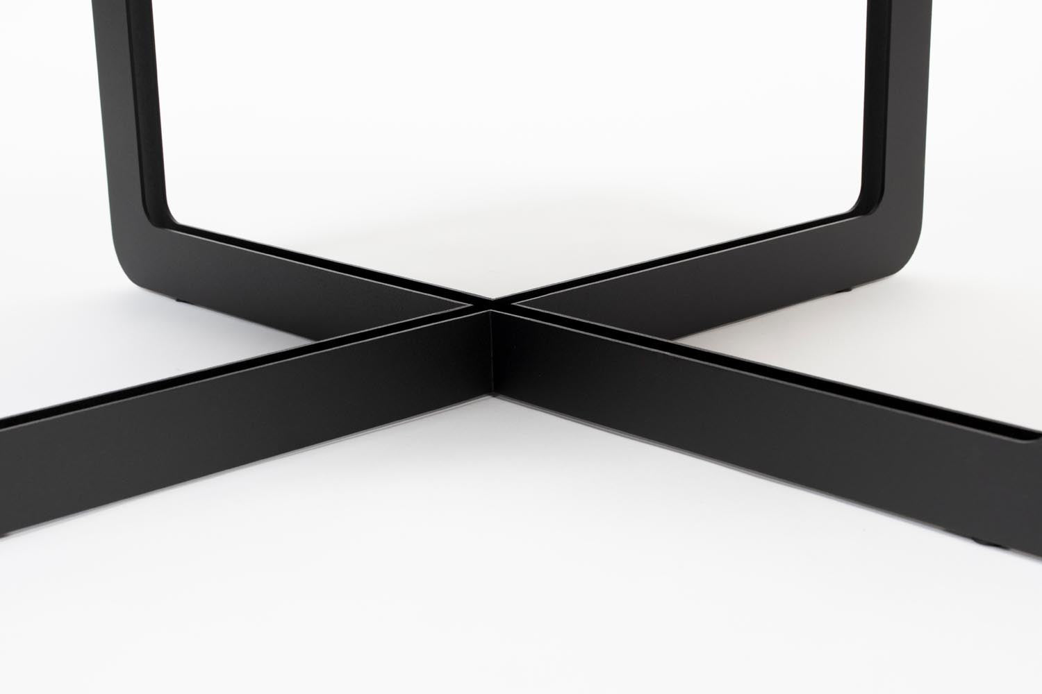 Eleganter runder Couchtisch von Zuiver, modernes Design, erstklassige Materialien, perfekt für stilvolle Wohnräume.