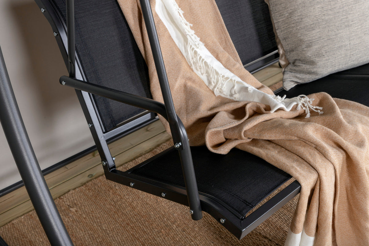 Montreal Sofa in Schwarz präsentiert im Onlineshop von KAQTU Design AG. Schaukel Outdoor ist von Venture Home