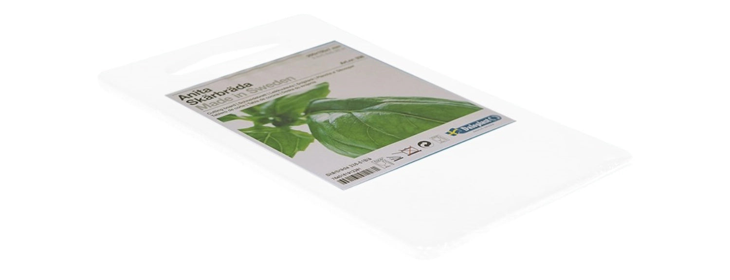 Entdecken Sie das Schneidebrett Anita 25x15x0.7cm in Hellweiss von DaloLindén. Hygienisch, langlebig und mit praktischem Griffloch – ideal für Ihre Küche!