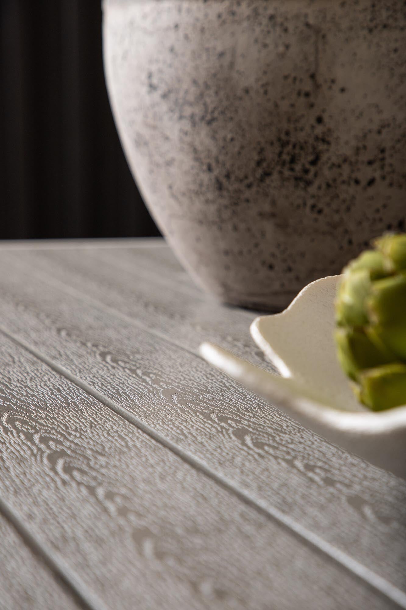 Eleganter Break Gartentisch von Venture Home: ideal für gesellige Abende im Freien, pflegeleichte Tischplatte und stabile Aluminiumbeine.