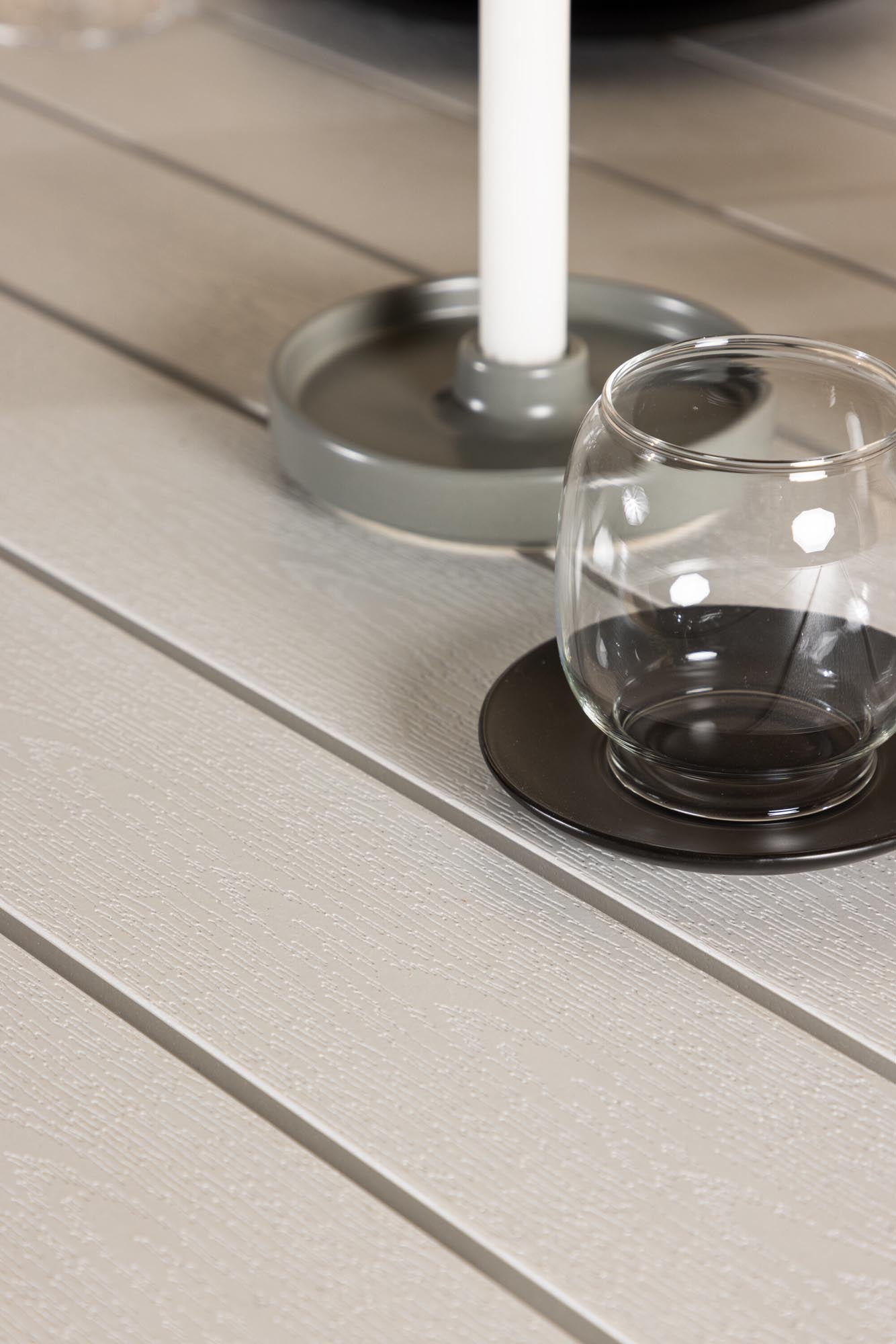 Stilvoller Break Esstisch aus Eiche für moderne Wohnräume.