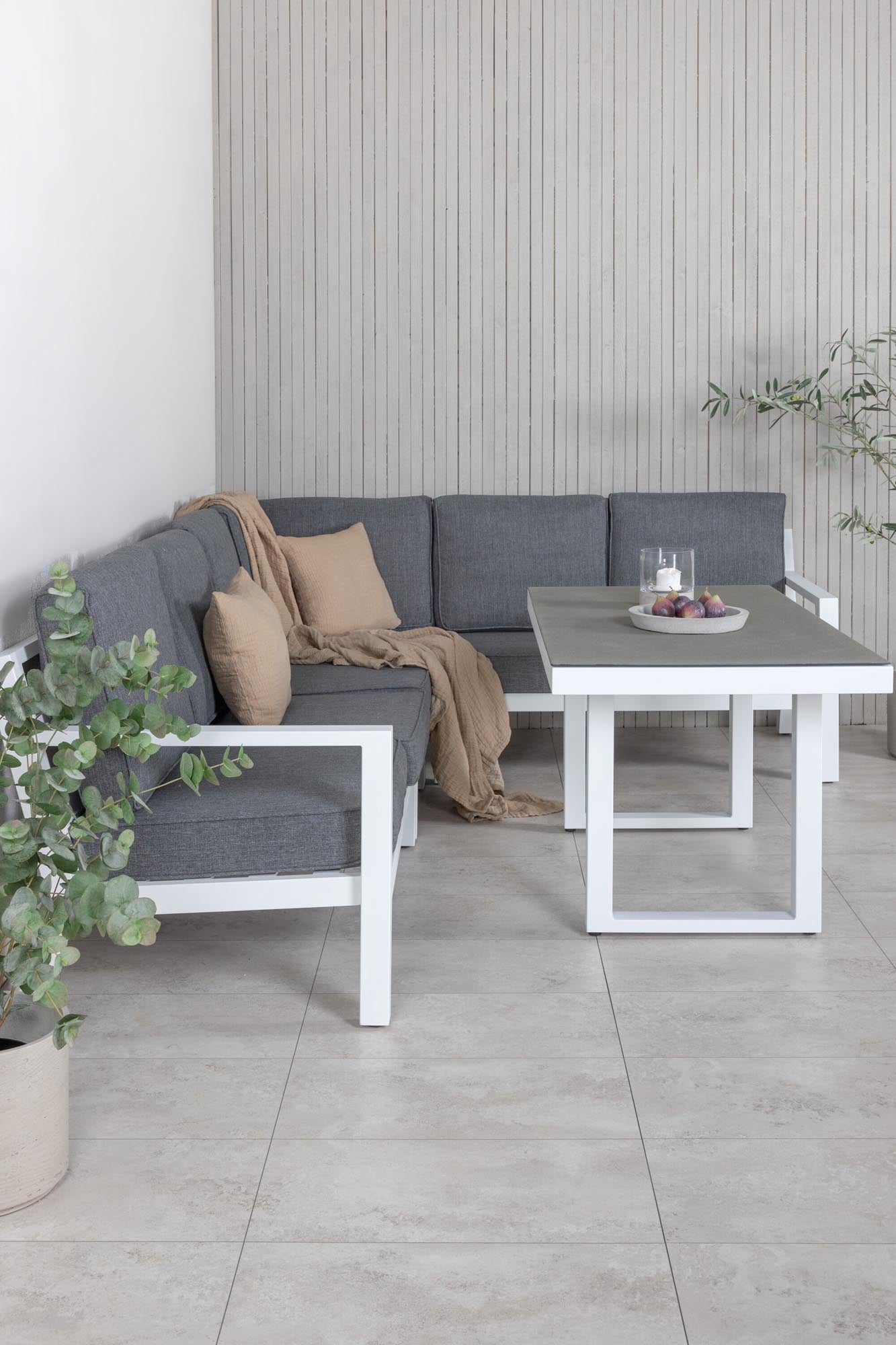 Ecksofa Barcelona 140cm: Perfekte Outdoor-Lösung von Venture Home.