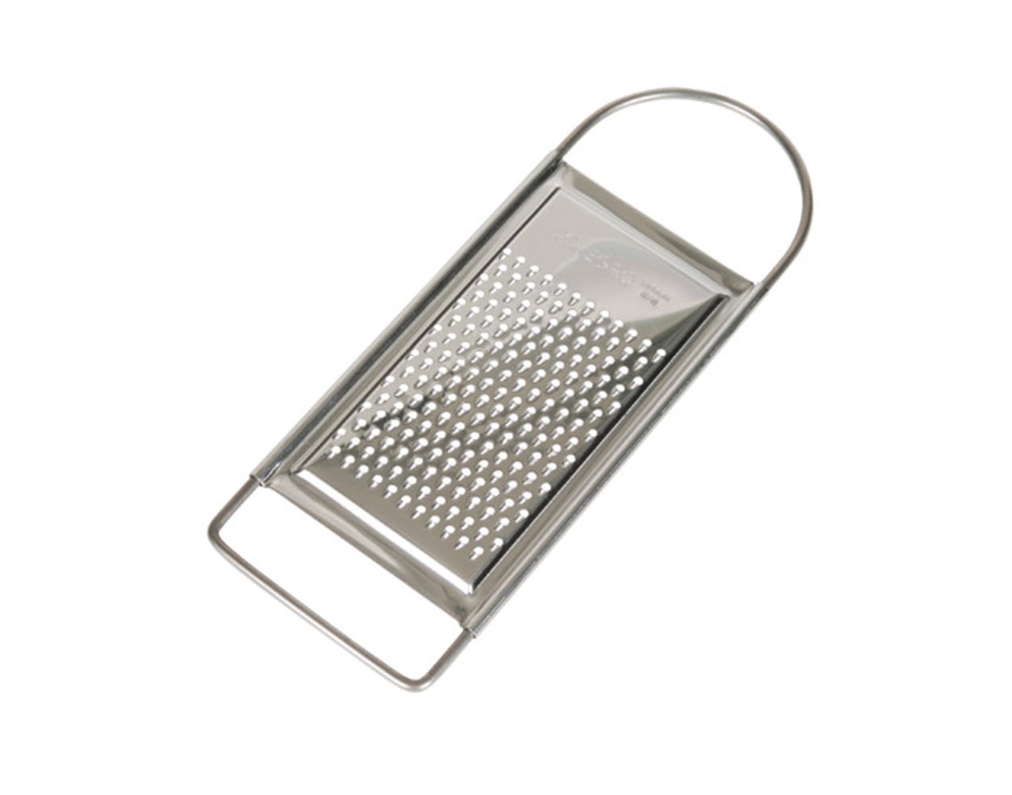 Entdecken Sie die EGRO Zitronenraffel Inox 12 cm – ideal zum Zerkleinern von Zitrusfrüchten mit scharfen Edelstahlklingen und ergonomischem Griff.