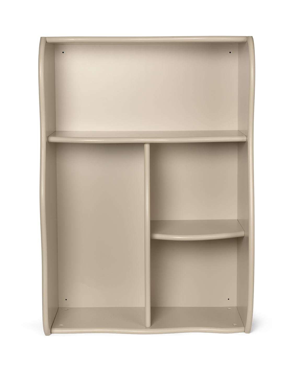 Das Slope Bücherregal von Ferm Living: Wellenförmig, FSC-zertifiziert, fördert Kreativität und Selbstständigkeit im Kinderzimmer.