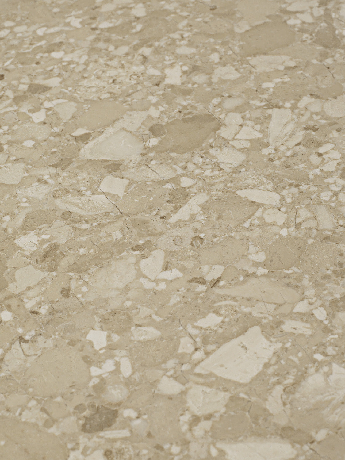 Taula Beistelltisch: Stilvoller Marmor trifft skandinavische Eleganz.