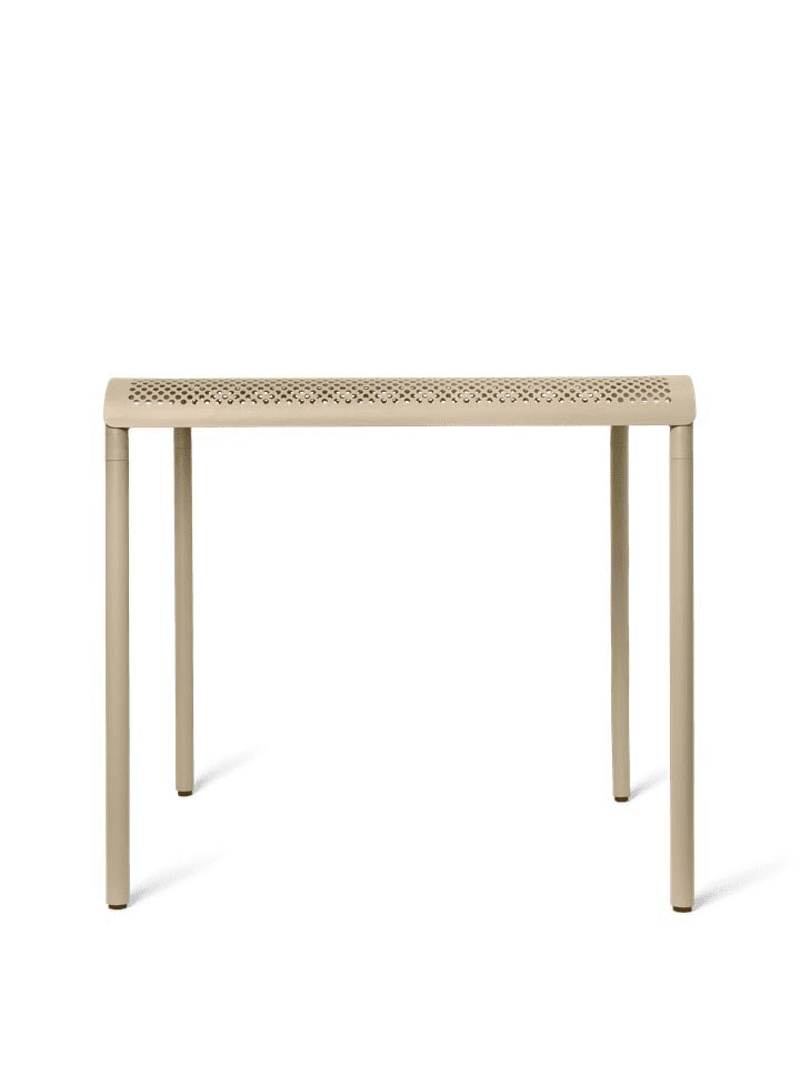 Entdecken Sie den Dapple Esstisch 80 x 80 von Ferm Living – stilvoll, robust und ideal für Ihren Außenbereich. Perfekt für gesellige Stunden!