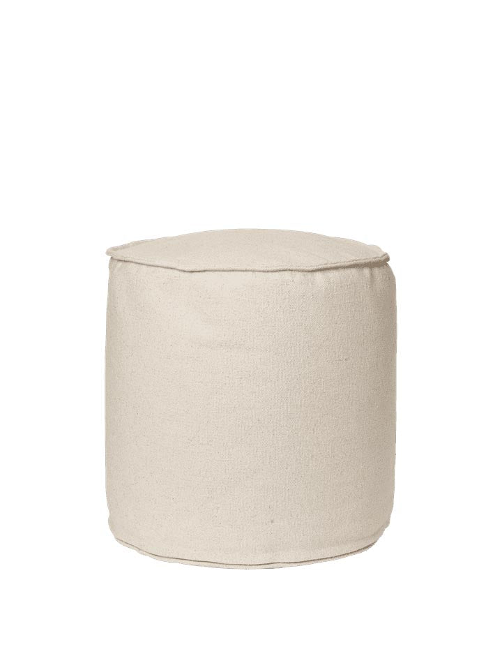 Aun Cotton Pouf Ø40 in Cremeweiss präsentiert im Onlineshop von KAQTU Design AG. Pouf ist von Ferm Living
