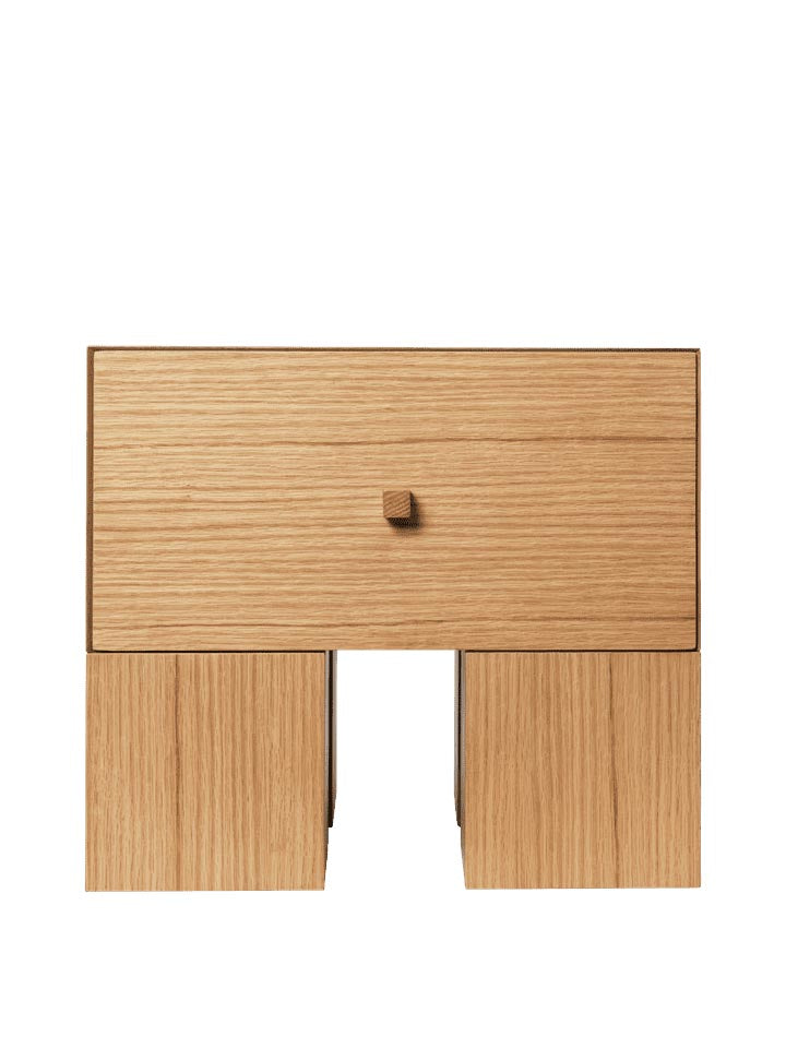 Kuben Nachttisch 1x1 in Natürliche Eichenfurnier präsentiert im Onlineshop von KAQTU Design AG. Beistelltisch ist von Ferm Living